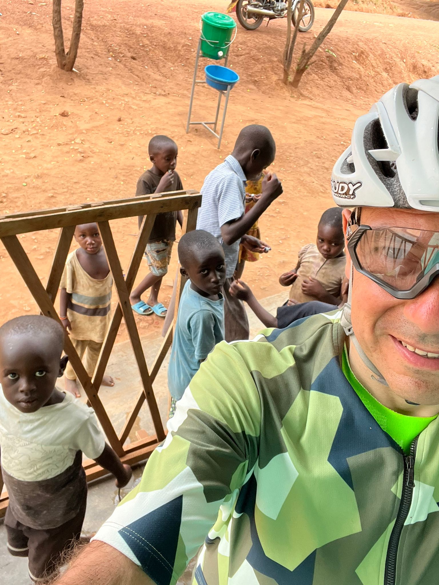 Incontro con Cristian Auriemma – Bikepacking in Ruanda